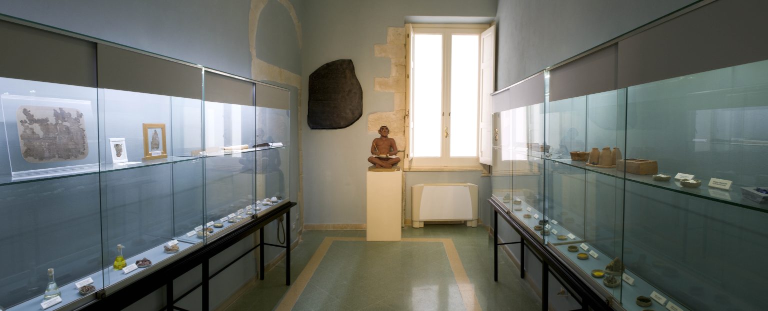 * 2005-2025. Twintig Jaar Papyrusrestauratielaboratorium van het Egyptisch Museum in Caïro. De bijdrage van het Papyrusmuseum van Syracuse aan de papyrusconservering in Egypte