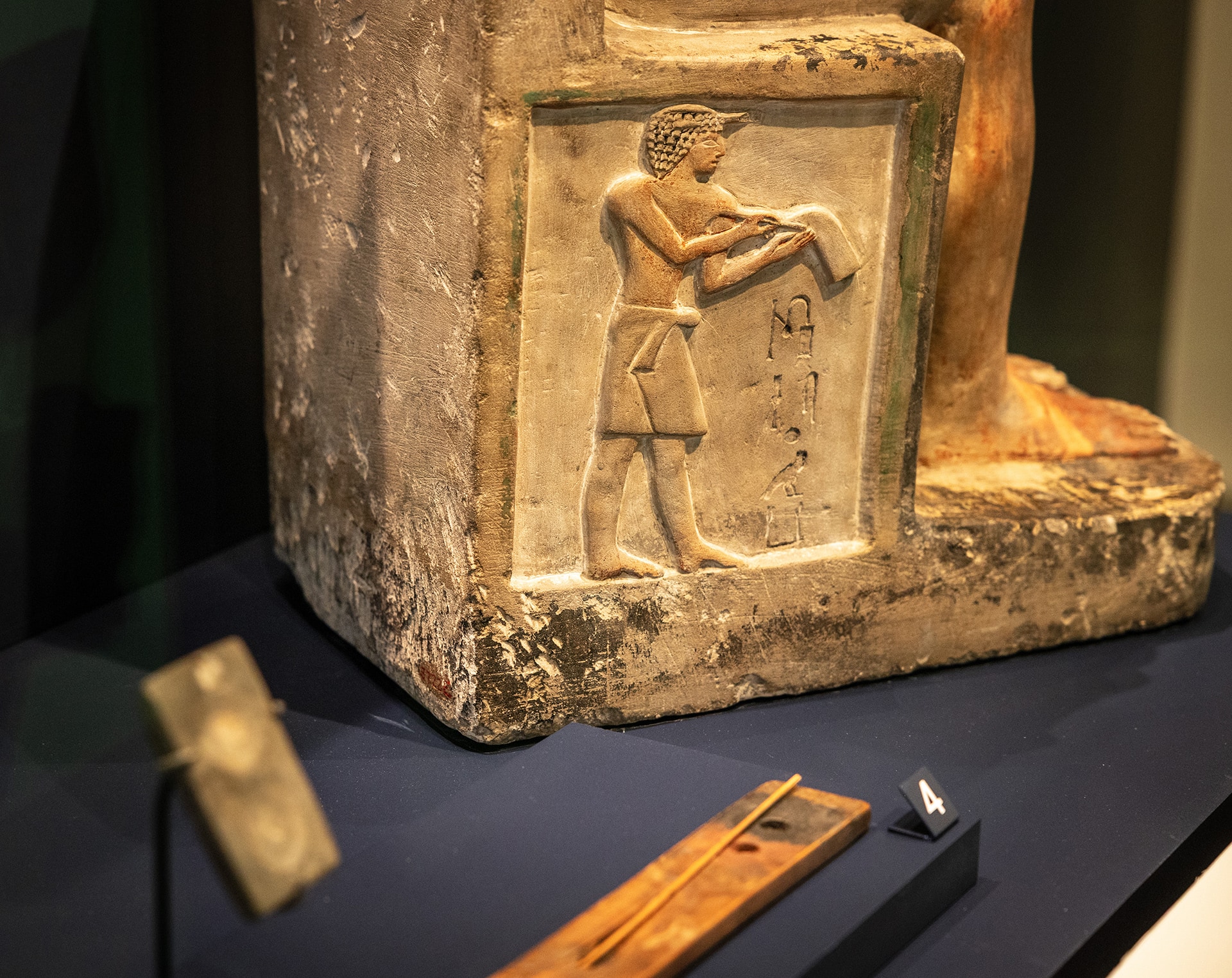 * Unfolding History. Writing in Ancient Egypt
